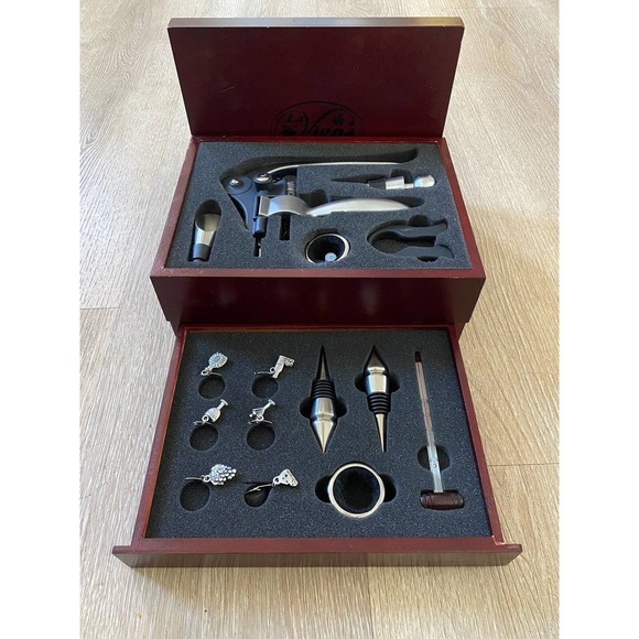 la vigna wine accessories 19 piece set in wood box